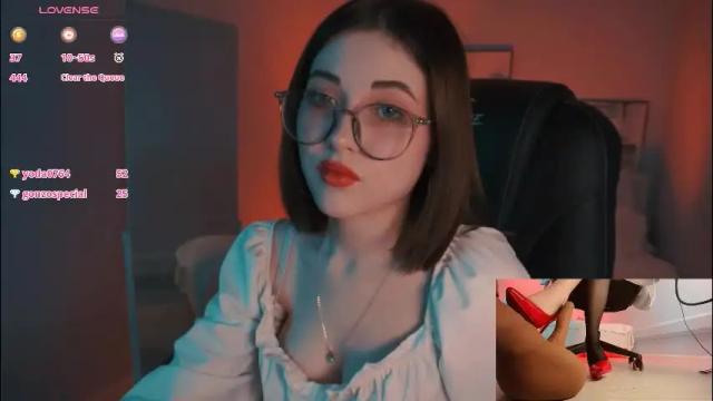 Image 12 of kimmie_shine Stream on Chaturbate on 2 months ago