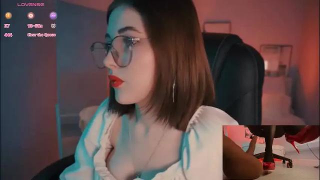 Image 2 of kimmie_shine Stream on Chaturbate on 2 months ago