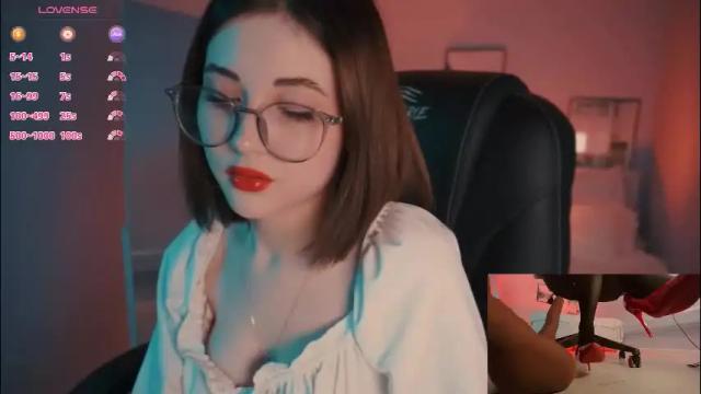 Image 3 of kimmie_shine Stream on Chaturbate on 2 months ago