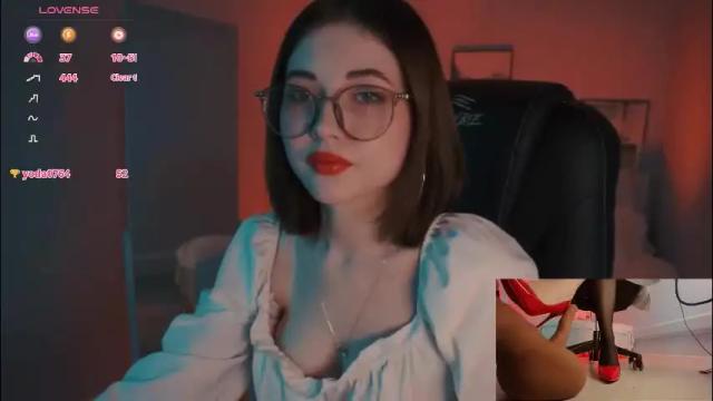 Image 6 of kimmie_shine Stream on Chaturbate on 2 months ago