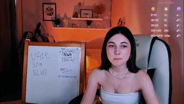 Image 12 of kimmie_shine Stream on Chaturbate on 2 months ago