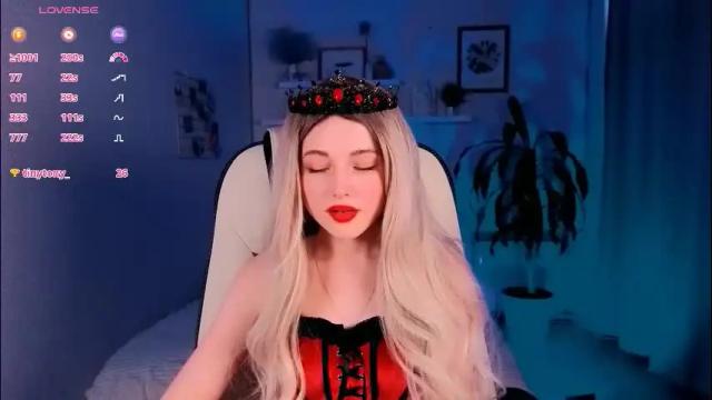 Image 7 of kimmie_shine Stream on Chaturbate on 2 months ago