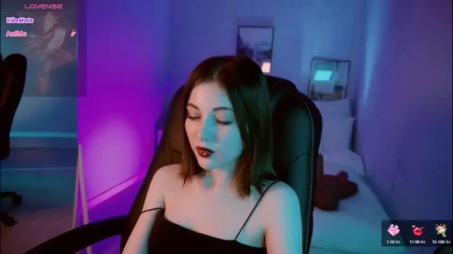 Image 2 of kimmie_shine Stream on Chaturbate on 1 month ago