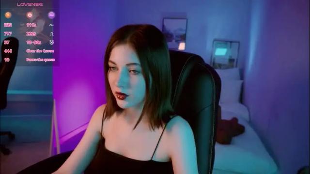 Image 4 of kimmie_shine Stream on Chaturbate on 1 month ago