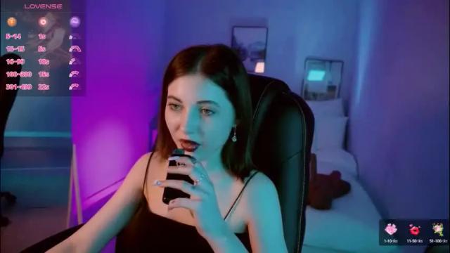 Image 7 of kimmie_shine Stream on Chaturbate on 1 month ago