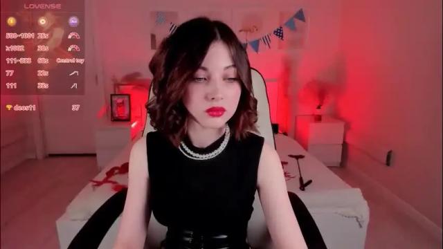 Image 2 of kimmie_shine Stream on Chaturbate on 1 month ago
