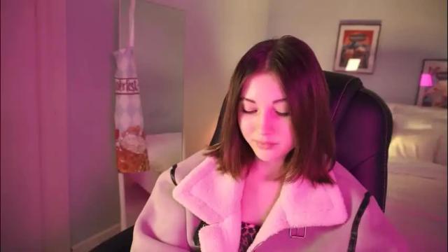 Image 11 of kimmie_shine Stream on Chaturbate on 1 month ago