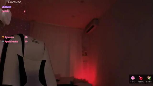 Image 8 of kimmie_shine Stream on Chaturbate on 28 days ago