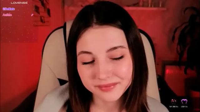 Image 3 of kimmie_shine Stream on Chaturbate on 9 days ago