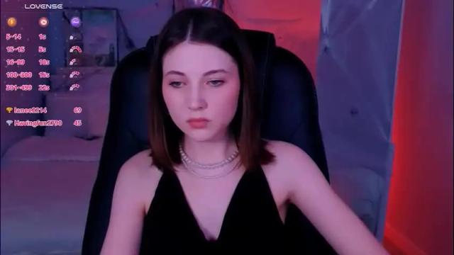 Image 8 of kimmie_shine Stream on Chaturbate on 6 days ago