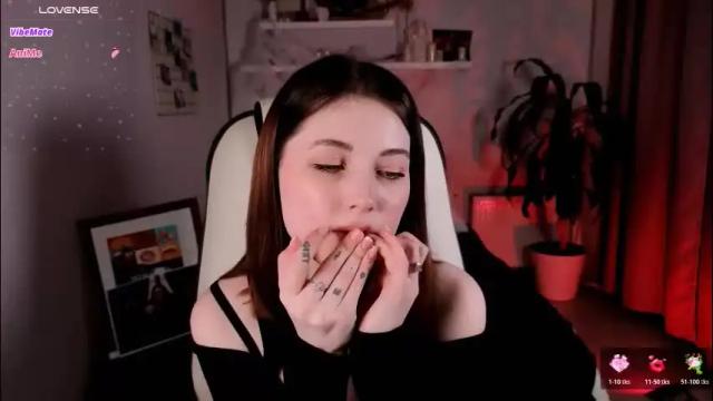 Image 2 of kimmie_shine Stream on Chaturbate on 4 days ago