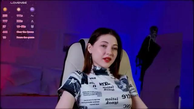 Image 2 of kimmie_shine Stream on Chaturbate on 2 days ago