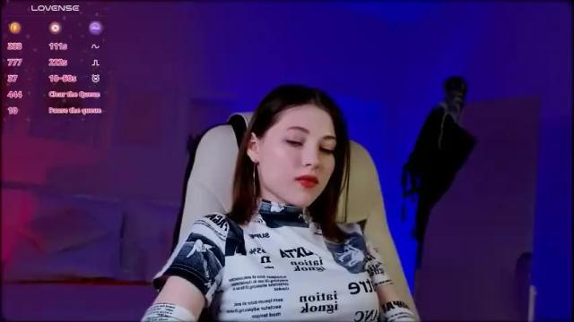 Image 4 of kimmie_shine Stream on Chaturbate on 2 days ago