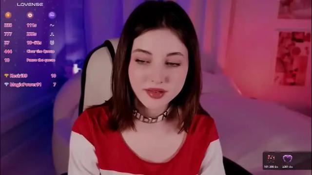 Image 3 of kimmie_shine Stream on Chaturbate on 2 months ago