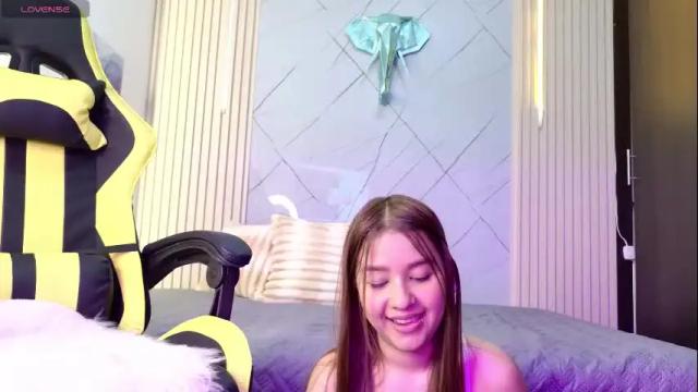 Image 3 of kimmy__99 Stream on Chaturbate on 6 months ago