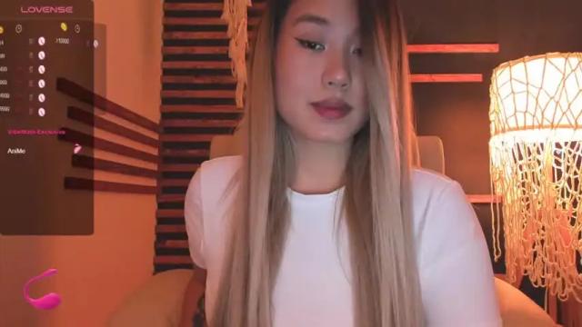 Image 12 of kimmy_chi Stream on Chaturbate on 15 months ago