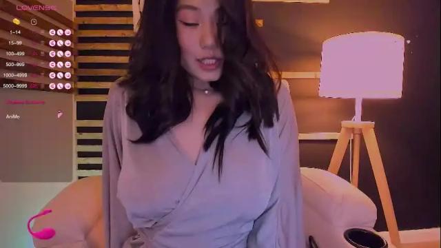 Image 3 of kimmy_chi Stream on Chaturbate on 1 month ago
