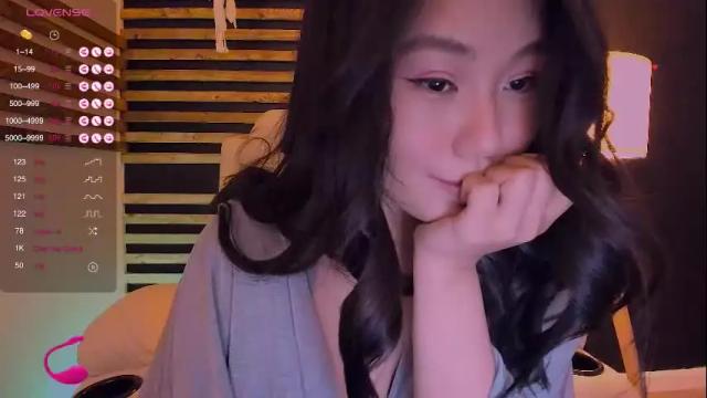 Image 4 of kimmy_chi Stream on Chaturbate on 1 month ago