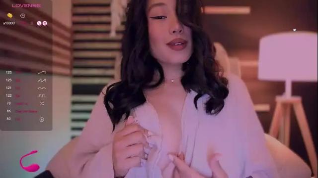 Image 2 of kimmy_chi Stream on Chaturbate on 1 month ago