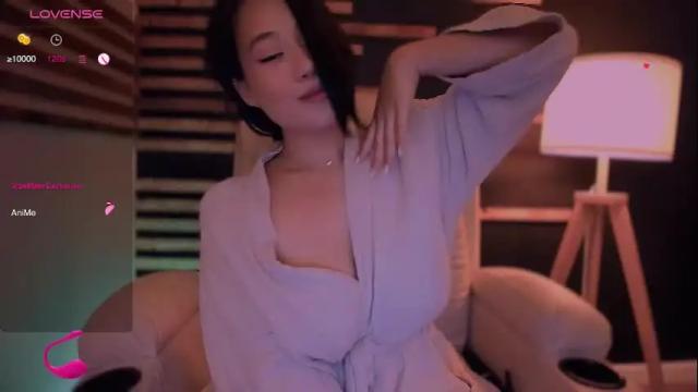 Image 3 of kimmy_chi Stream on Chaturbate on 19 days ago
