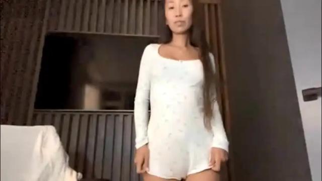 Image 12 of kimmy_sunn Stream on Chaturbate on 29 days ago