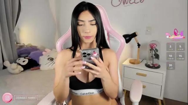 Image 2 of kimmy_sweet_ Stream on Chaturbate on 1 month ago