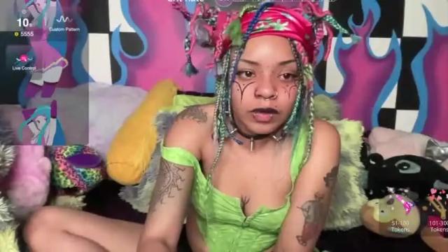 Image 2 of kingbabii Stream on Chaturbate on 15 months ago