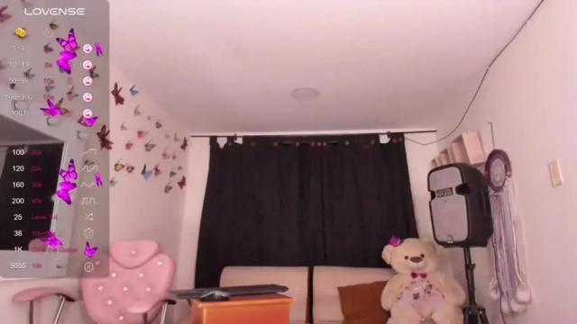 Image 10 of kingberly_love Stream on Chaturbate on 14 months ago