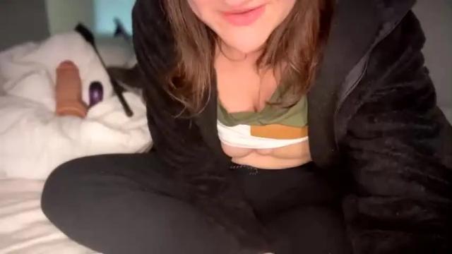 Image 7 of kinkbitch25 Stream on Chaturbate on 16 months ago