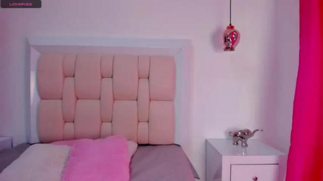 Image 2 of kinky_valeria Stream on Chaturbate on 20 months ago