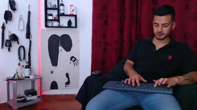 Image 2 of kinkyallisonsub Stream on Chaturbate on 12 months ago