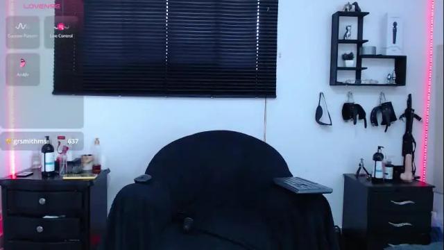 Image 2 of kinkyallisonsub Stream on Chaturbate on 1 month ago