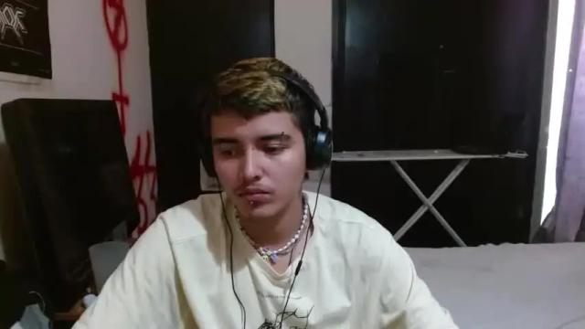 Image 10 of kinkybabies_ Stream on Chaturbate on 14 months ago