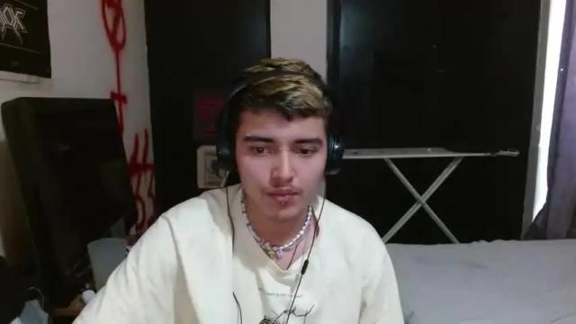Image 12 of kinkybabies_ Stream on Chaturbate on 14 months ago
