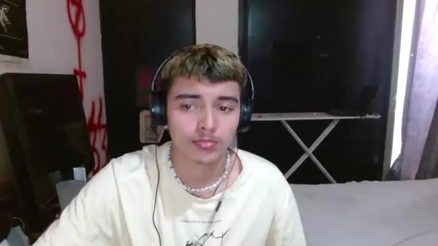 Image 2 of kinkybabies_ Stream on Chaturbate on 14 months ago