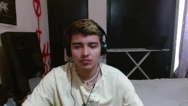 Image 6 of kinkybabies_ Stream on Chaturbate on 14 months ago