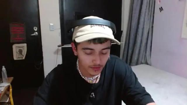Image 8 of kinkybabies_ Stream on Chaturbate on 14 months ago