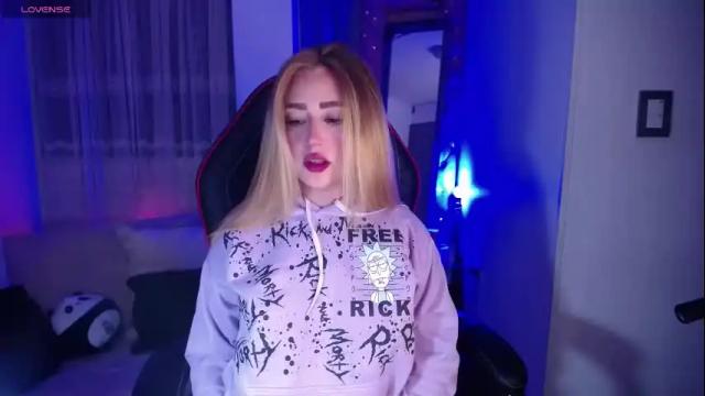 Image 3 of kinkydoll_ Stream on Chaturbate on 5 months ago