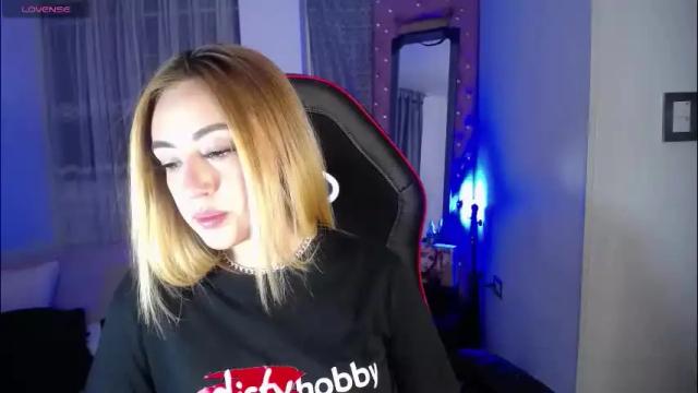 Image 3 of kinkydoll_ Stream on Chaturbate on 4 months ago