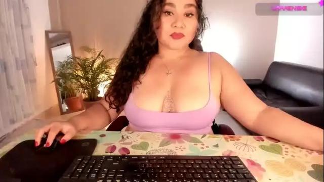 Image 8 of kinkyelise Stream on Chaturbate on 25 days ago