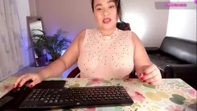 Image 8 of kinkyelise Stream on Chaturbate on 9 days ago