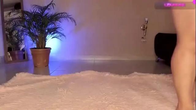Image 2 of kinkyelise Stream on Chaturbate on 3 days ago