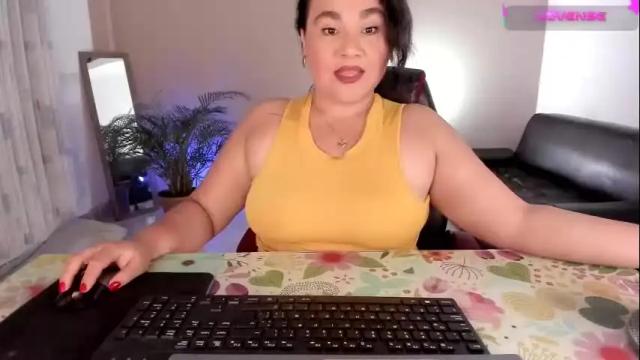 Image 2 of kinkyelise Stream on Chaturbate on 1 day ago