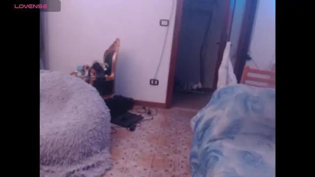 Image 2 of kinkyerikat Stream on Chaturbate on 1 month ago