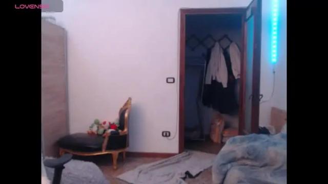 Image 10 of kinkyerikat Stream on Chaturbate on 19 days ago