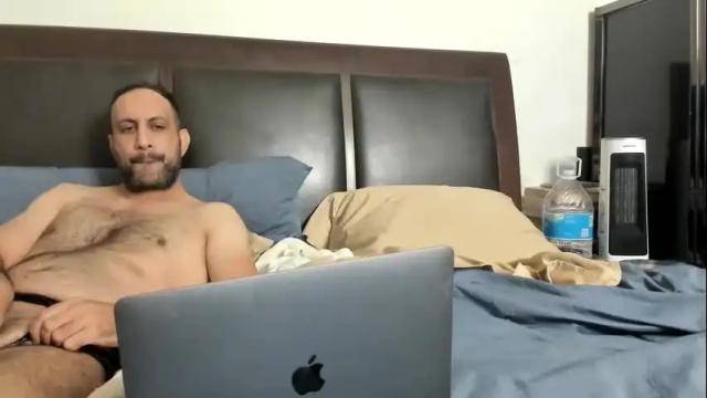 Image 12 of kinkyguy323232 Stream on Chaturbate on 12 months ago
