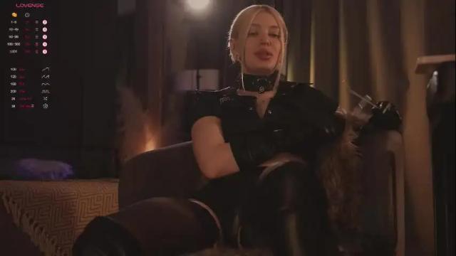 Image 3 of kinkylina_ Stream on Chaturbate on 1 month ago