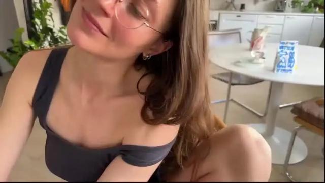 Image 8 of kinkyorange_ Stream on Chaturbate on 1 month ago