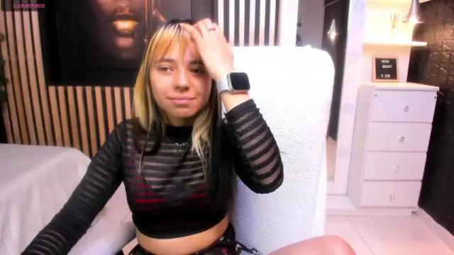 Image 11 of kiokapop Stream on Chaturbate on 23 months ago