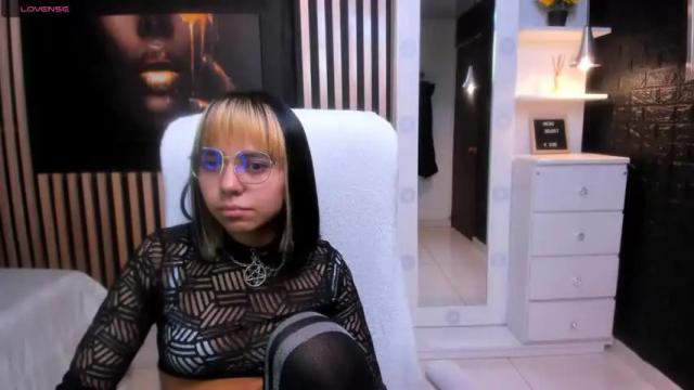 Image 11 of kiokapop Stream on Chaturbate on 23 months ago